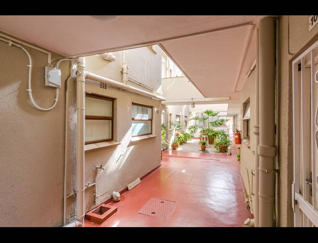 2 BEDROOM APARTMENT TO LET IN ORANJEZICHT